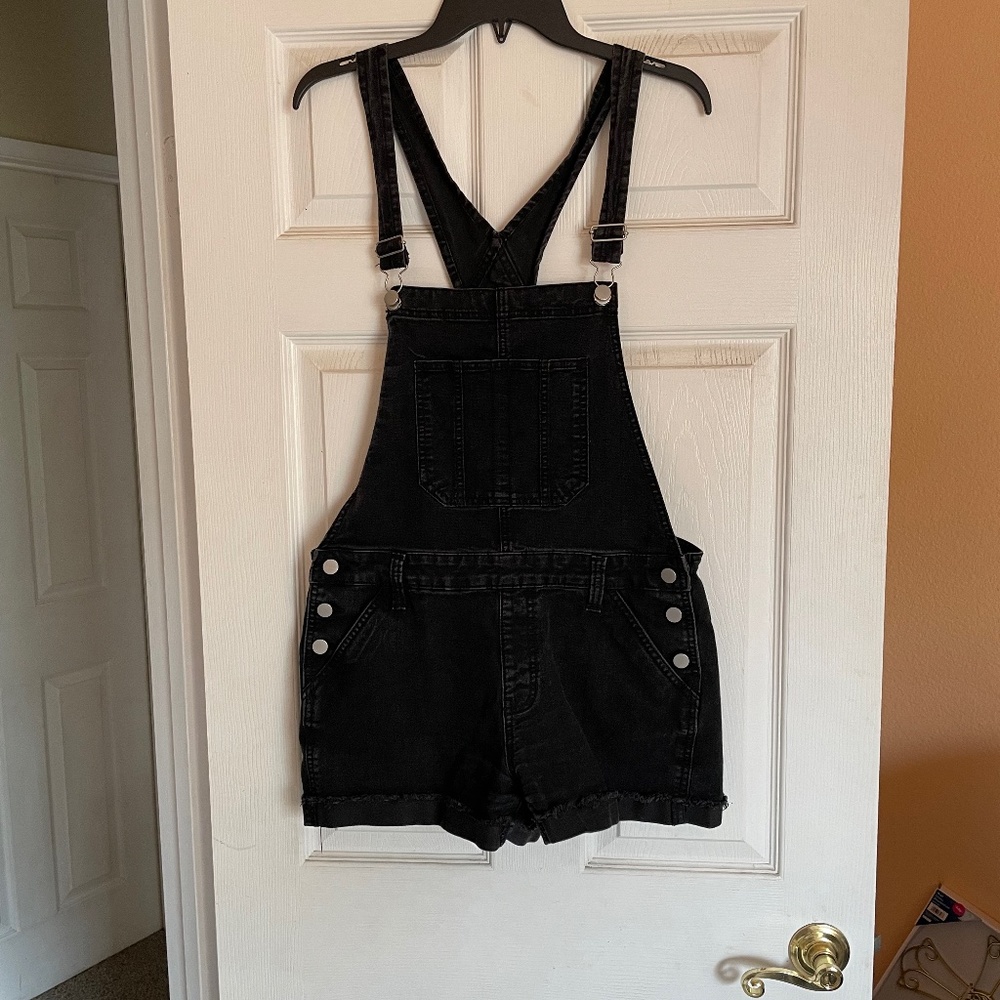Overall shorts